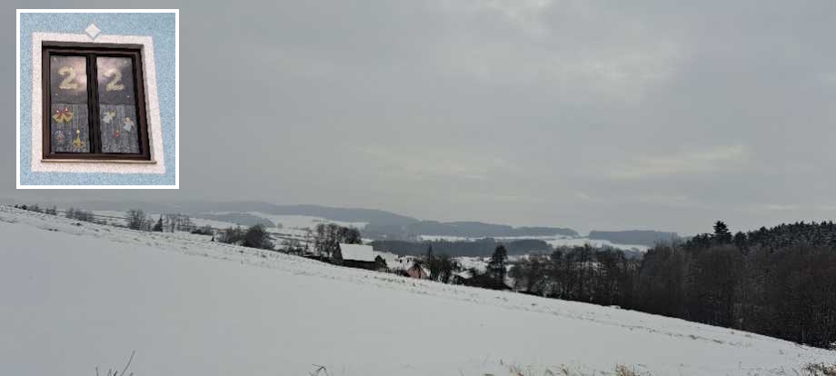 T&uumlr 22<br>Die verschneiten Felder rund um unser schönes Dorf.